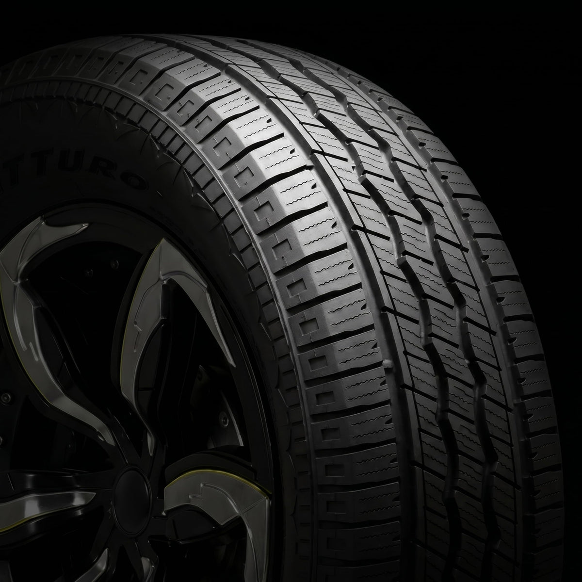All-Season Highway Tire 275/60R20 116H XL A301375